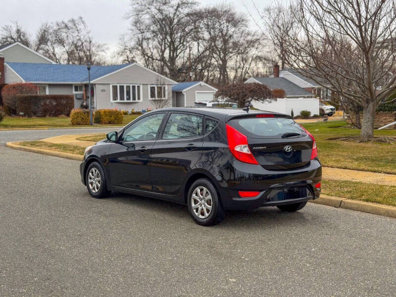2012 Hyundai Accent GS