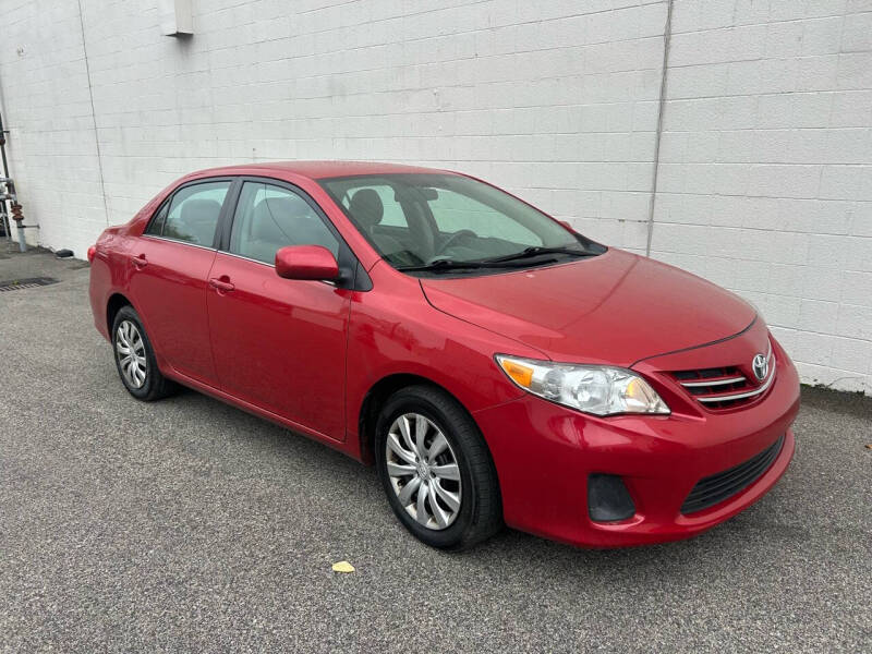 2013 Toyota Corolla LE photo 2