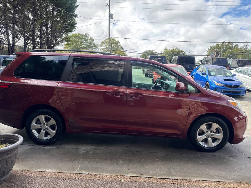 2015 Toyota Sienna LE 7-Passenger Auto Access Seat