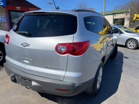 2011 Chevrolet Traverse LS