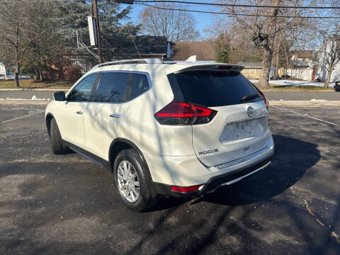 2017 Nissan Rogue SV