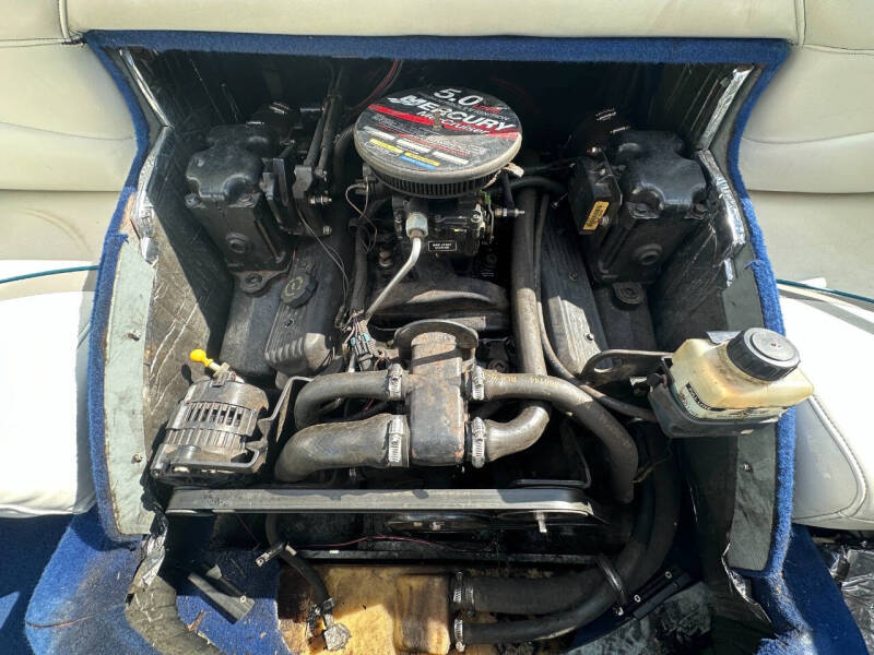 1998 Bayliner 2050 CX