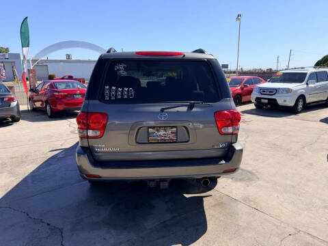 2005 Toyota Sequoia SR5