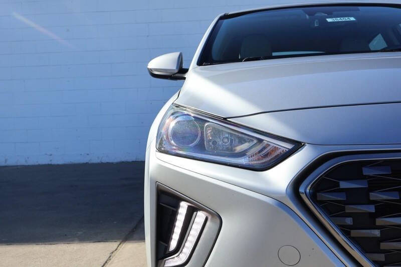 2021 Hyundai Ioniq Hybrid SE