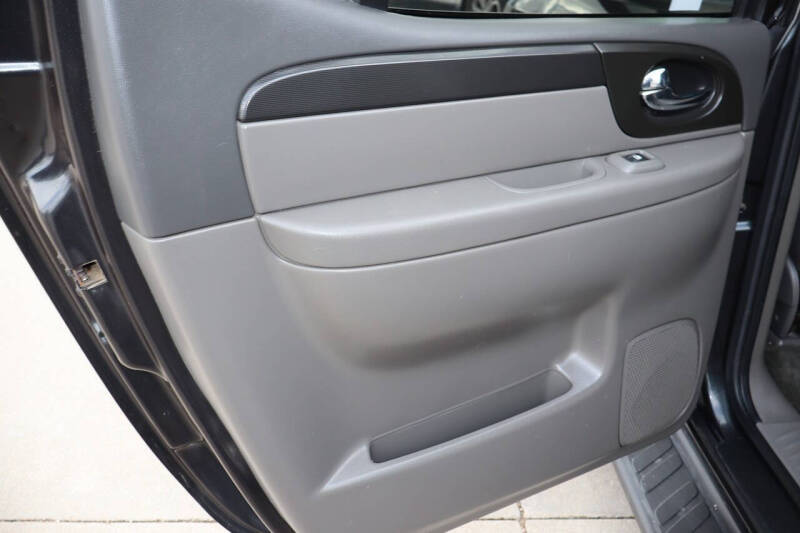 2004 GMC Envoy XUV SLT