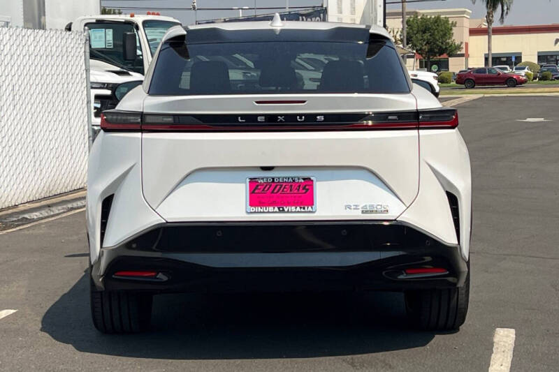 2023 Lexus RZ 450e Luxury