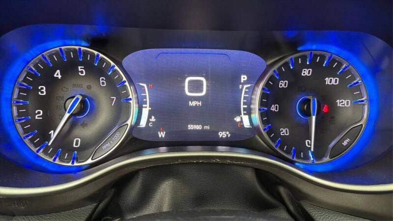2024 Chrysler Pacifica Touring L - Photo 24
