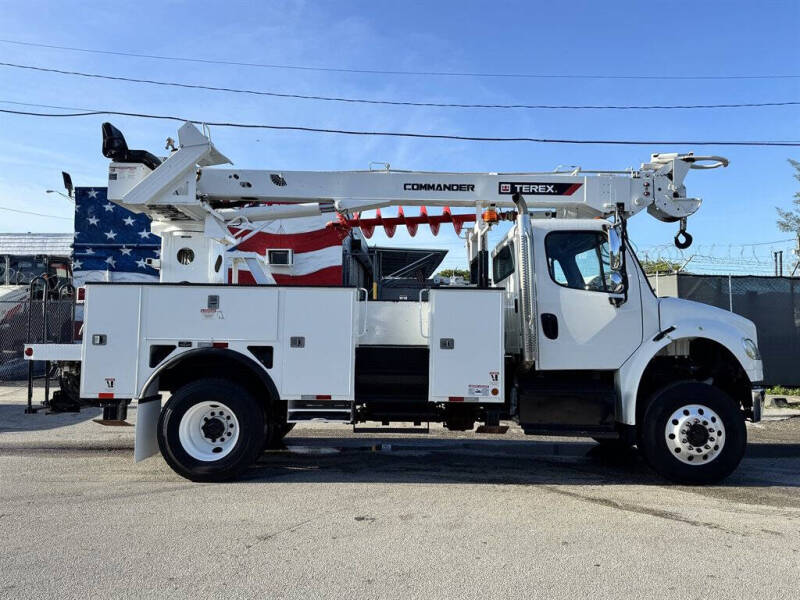 2017 Freightliner M2 106