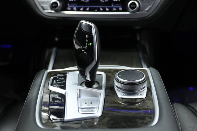 2021 BMW 7 Series 740i