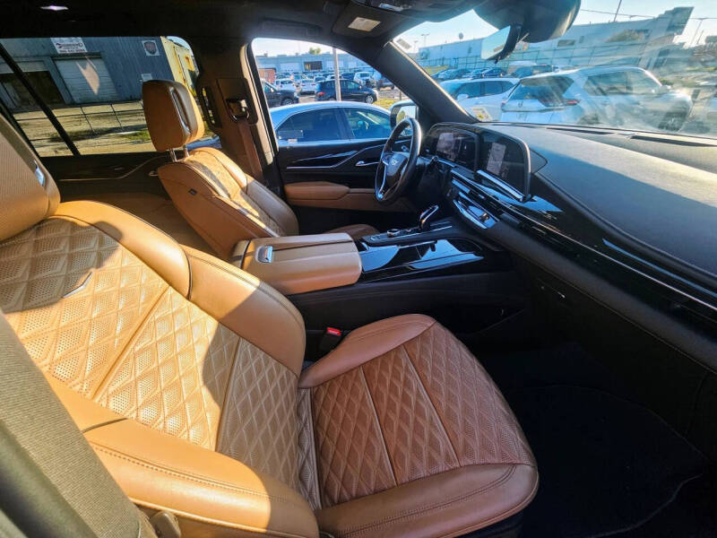 2022 Cadillac Escalade ESV Premium Luxury