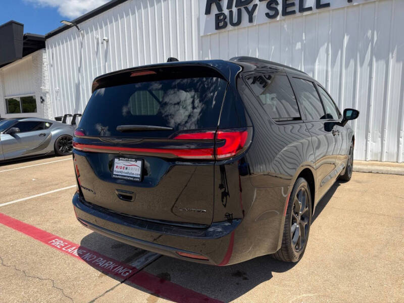 2025 Chrysler Pacifica Limited