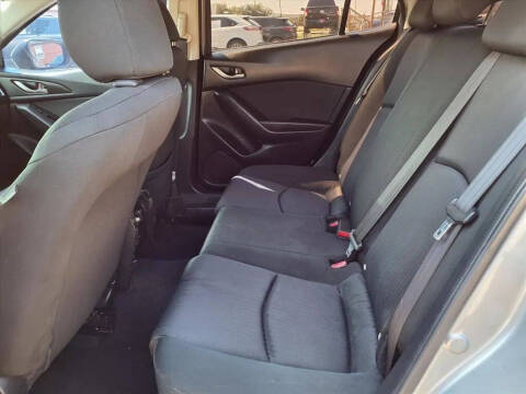 2015 Mazda MAZDA3 i SV