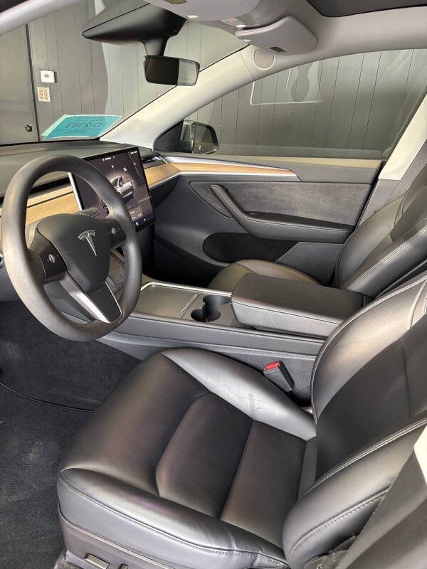 2023 Tesla Model Y Performance