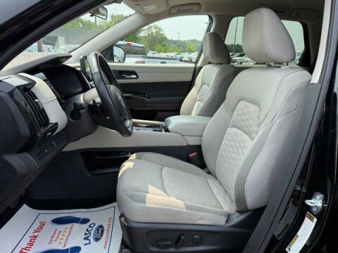 2022 Nissan Pathfinder SV