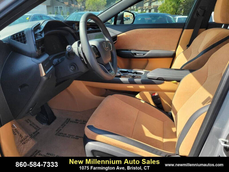 2023 Lexus RZ 450e Luxury