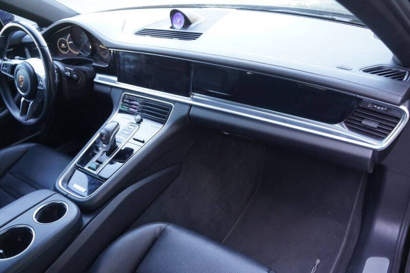 2017 Porsche Panamera