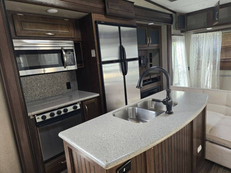2016 Keystone RV Montana