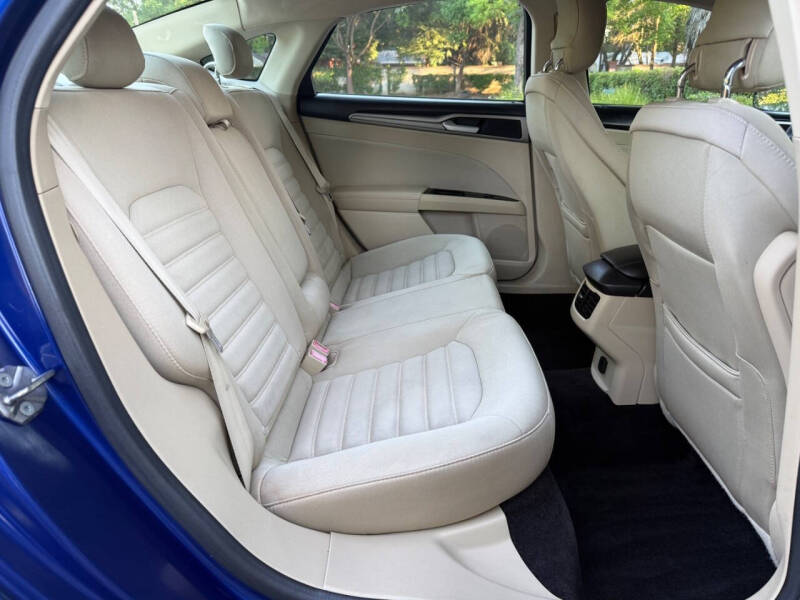 2013 Ford Fusion SE