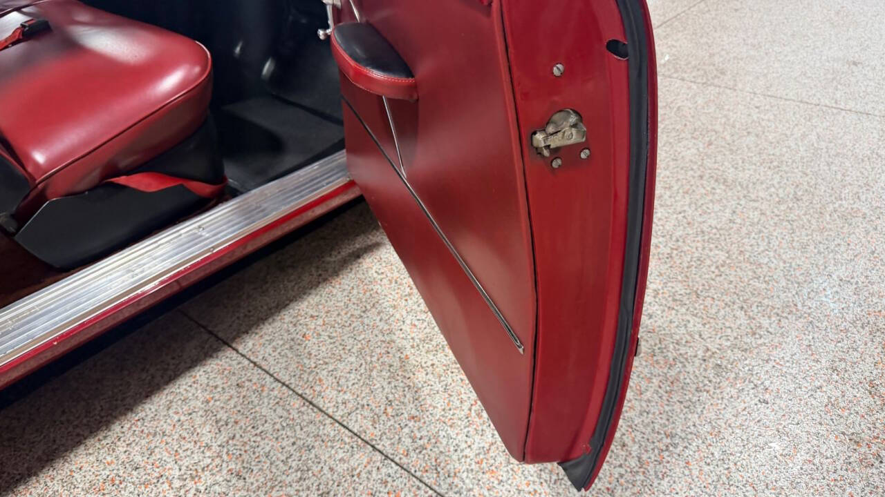 1949 Ford Custom 37