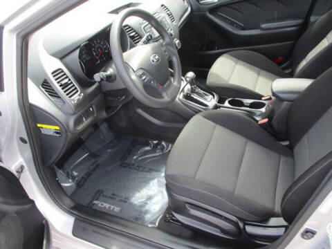 2017 Kia Forte5 LX