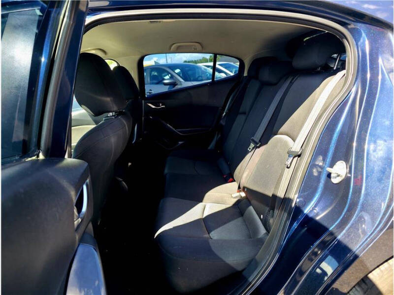 2017 Mazda MAZDA3 Sport