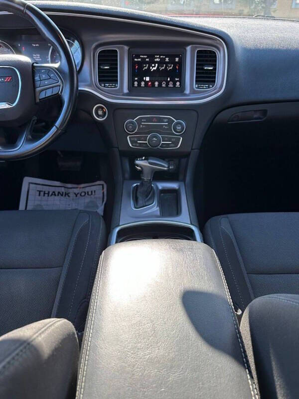 2017 Dodge Charger SE