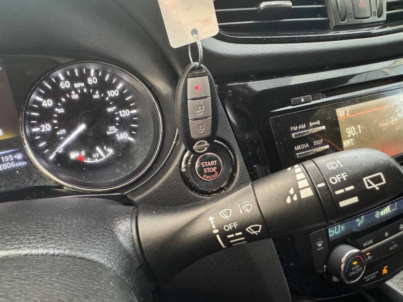 2017 Nissan Rogue Sport SV