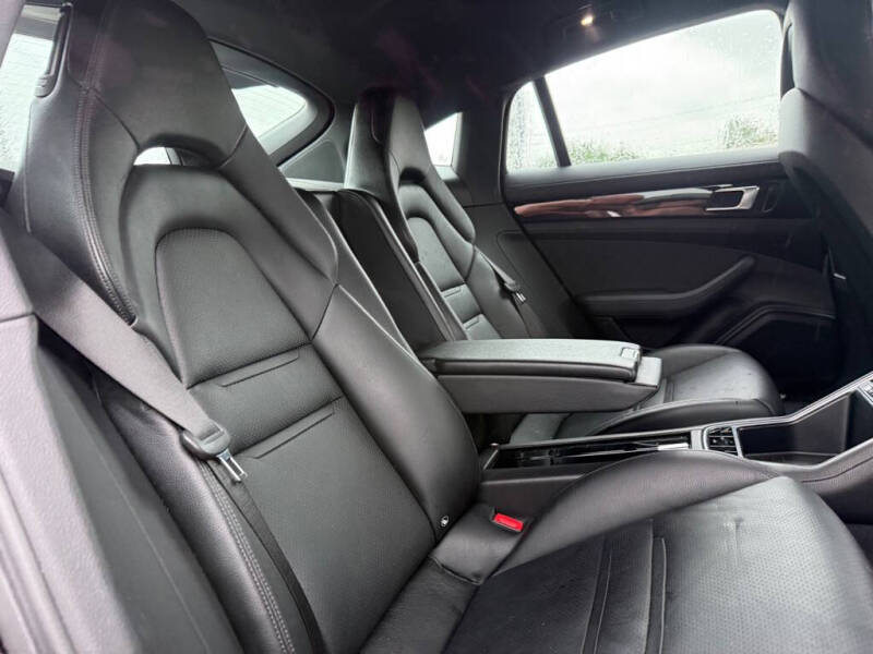 2017 Porsche Panamera
