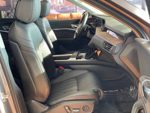 2019 Audi e-tron quattro Prestige