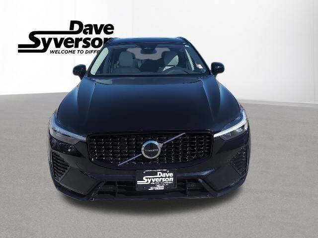 2023 Volvo XC60 B5 Plus Dark Theme