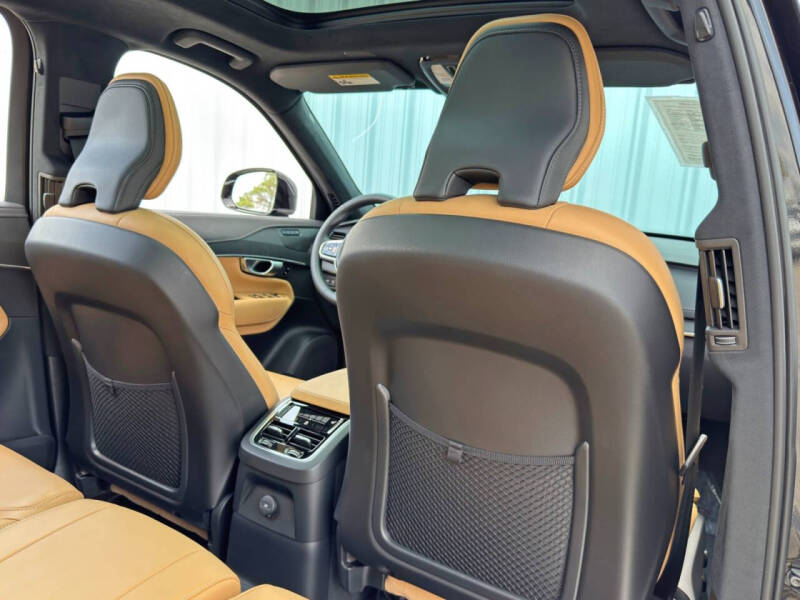 2024 Volvo XC90 Recharge T8 Ultimate Bright Theme 7P