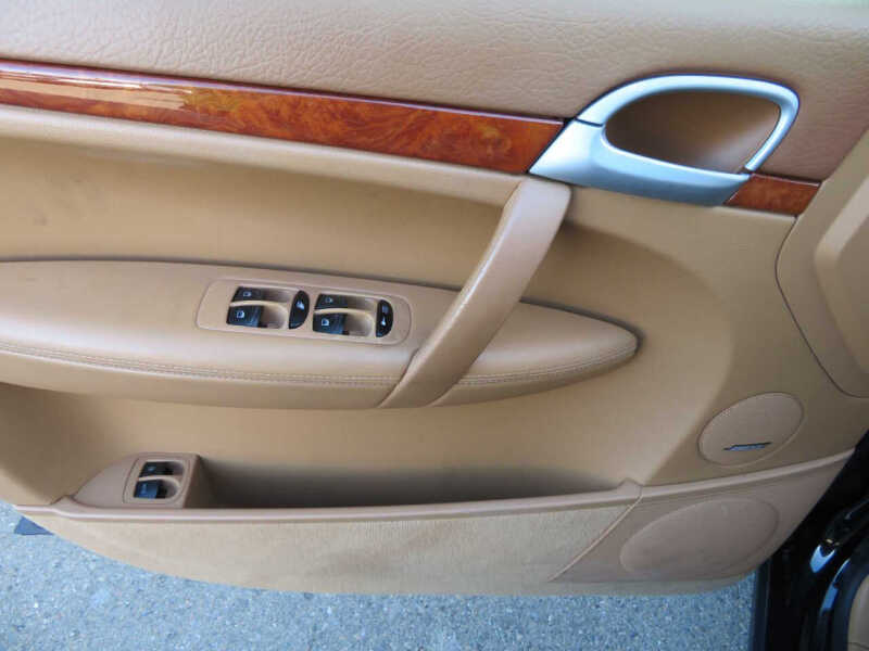 2004 Porsche Cayenne Tiptronic