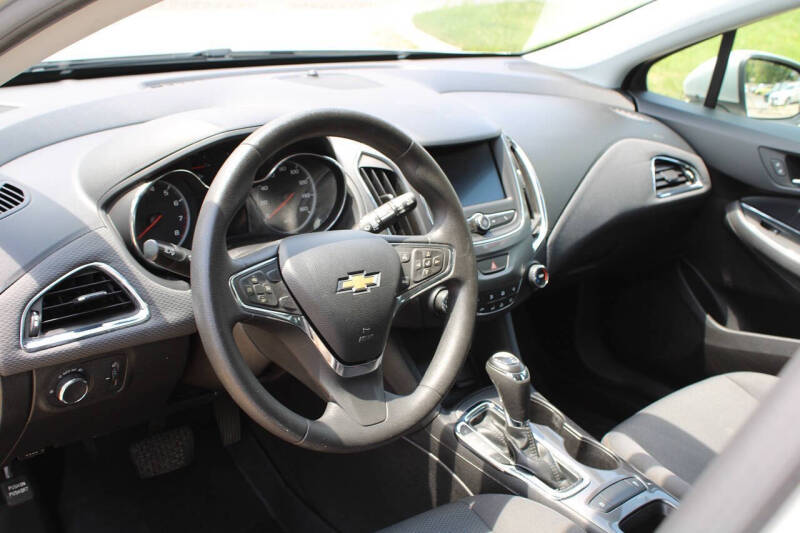 2019 Chevrolet Cruze LS