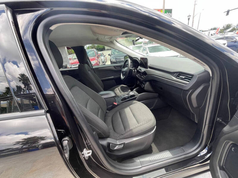 2025 Ford Escape Active