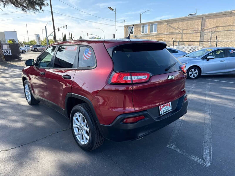 2015 Jeep Cherokee Sport