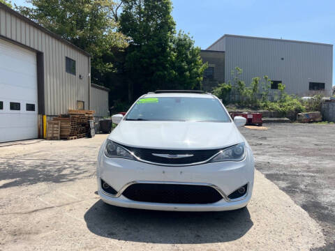 2020 Chrysler Pacifica Touring L