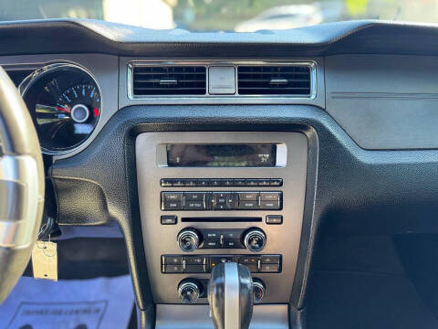 2014 Ford Mustang V6