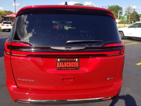 2025 Chrysler Pacifica Select