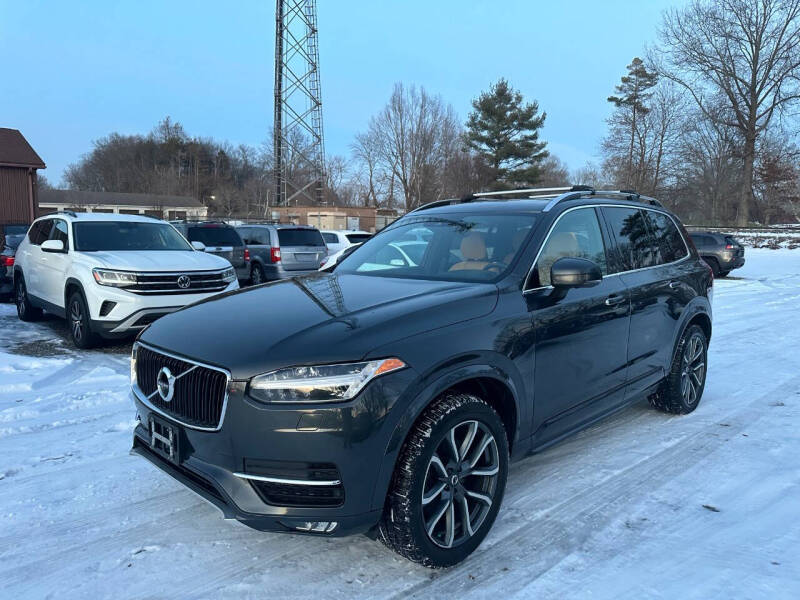 2017 Volvo XC90 Momentum's photo