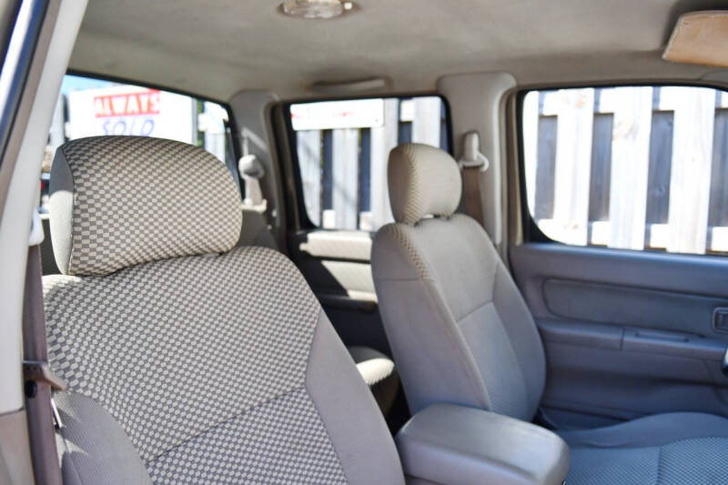 2001 Nissan Frontier XE