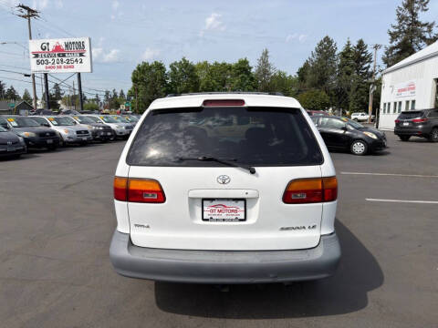 2000 Toyota Sienna LE