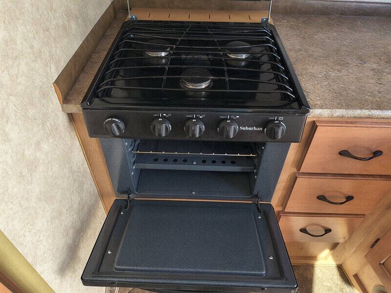 2015 Adventurer 86SBS