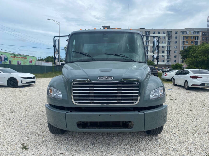 2014 Freightliner M2 106