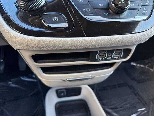 2023 Chrysler Pacifica Touring L