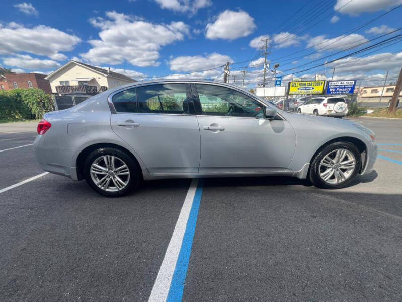 2011 Infiniti G25 Sedan x