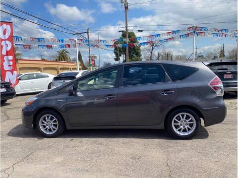 2016 Toyota Prius v for sale at Dealers Choice Inc in Farmersville CA