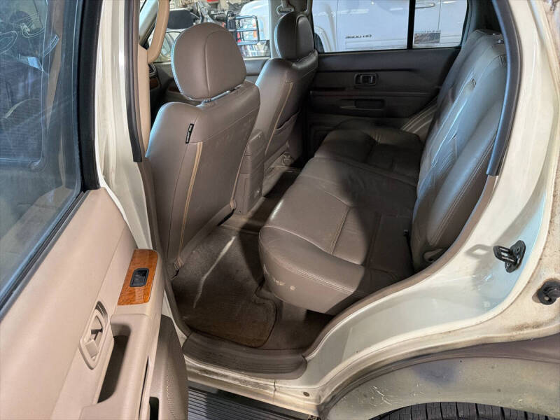 2003 Nissan Pathfinder LE