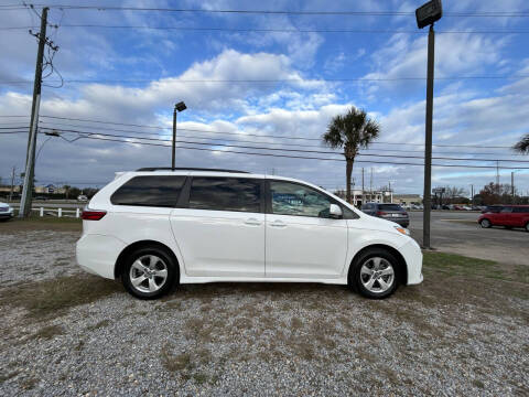 2019 Toyota Sienna LE 8-Passenger