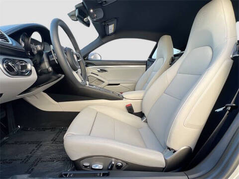 2025 Porsche 718 Cayman Style Edition