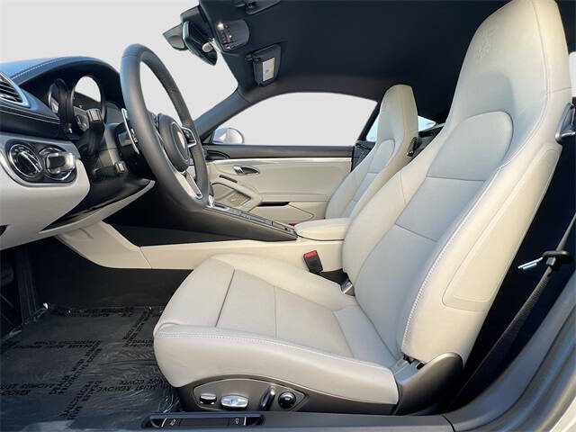 2025 Porsche 718 Cayman Style Edition